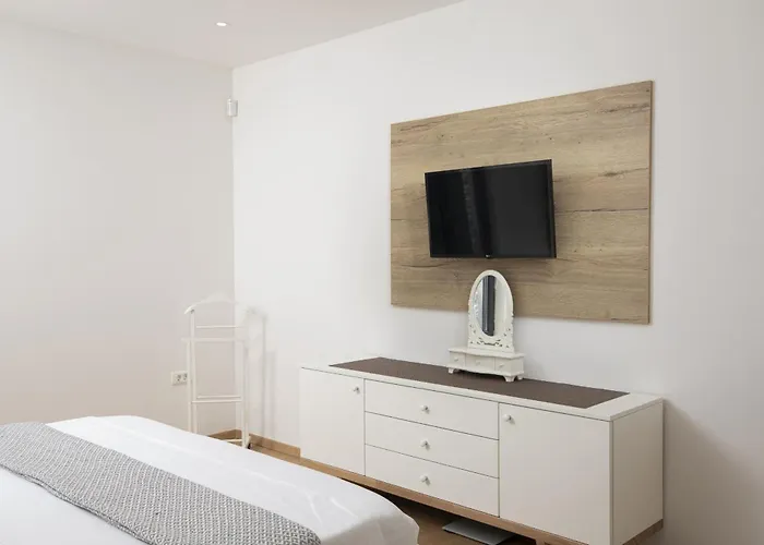 Luxury Kevin On The *